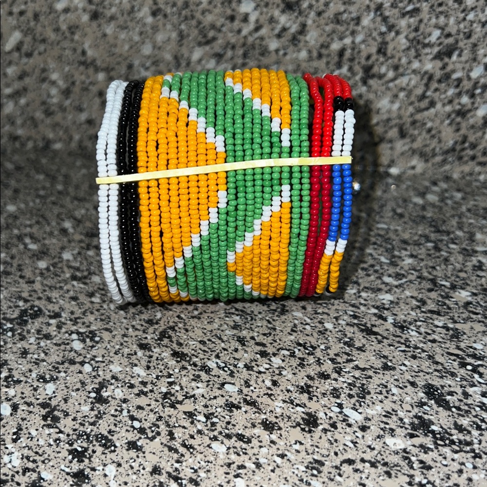 Handcrafted African Beaded Bracelet - Picture 4 of 9